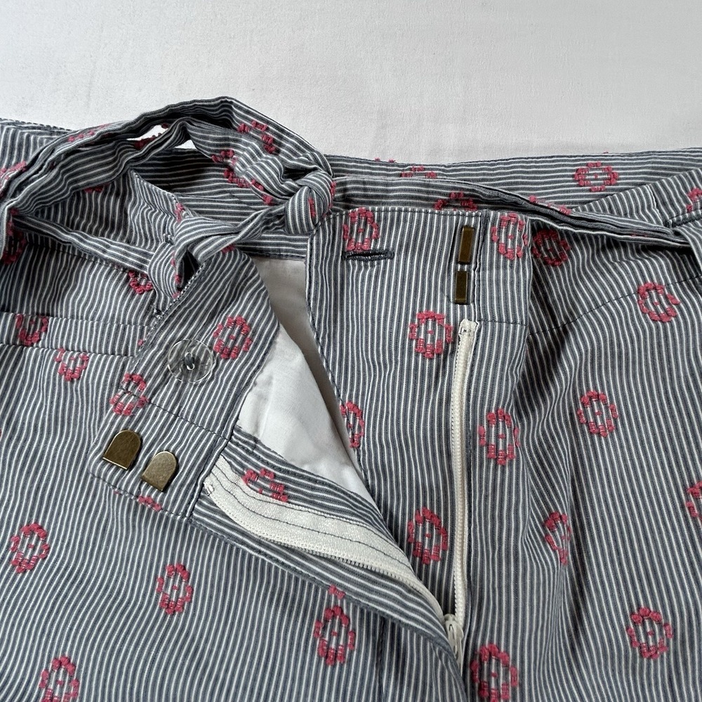 NEW Loft Womens 14 Blue White Striped Flower Embroidered Shorts Preppy Casual - Picture 4 of 12